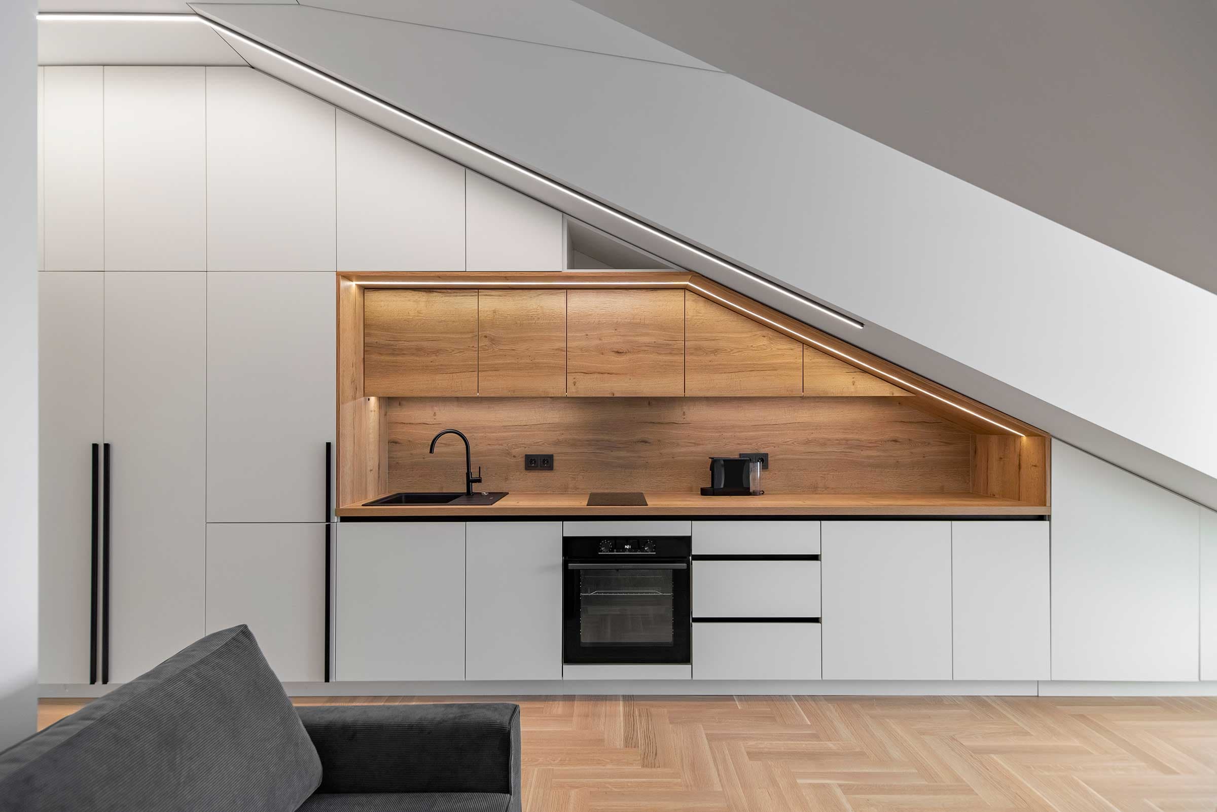 5-Axis CNC Technology: Why It Matters for Custom Furniture